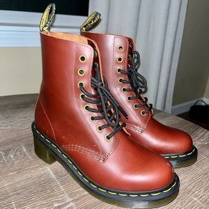 Dr. Martens Women’s lace up boots